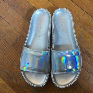 Kendal & Kylie plataform slides size 9M